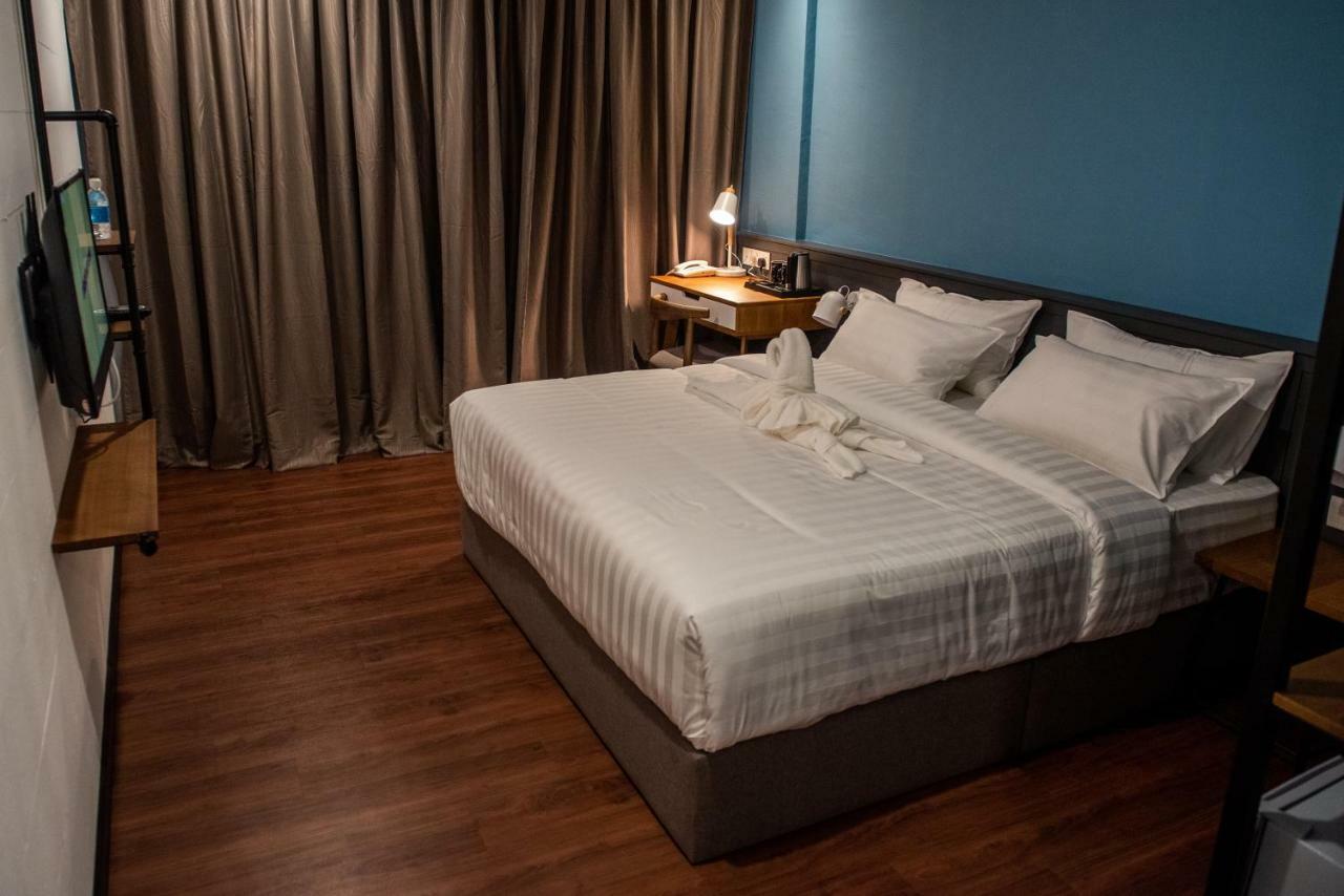 O&G Hotel Parit Buntar Extérieur photo